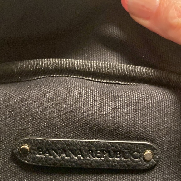 Banana republic waist bag/crossbody - Picture 3 of 4